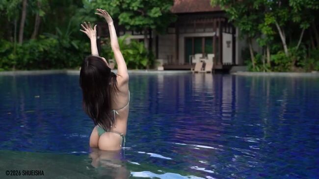 【画像+動画】STU48石田千穂が水着姿でケツワレメ食い込みエロ尻動画を公開008