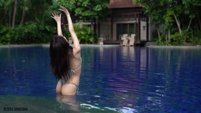 【画像+動画】STU48石田千穂が水着姿でケツワレメ食い込みエロ尻動画を公開009