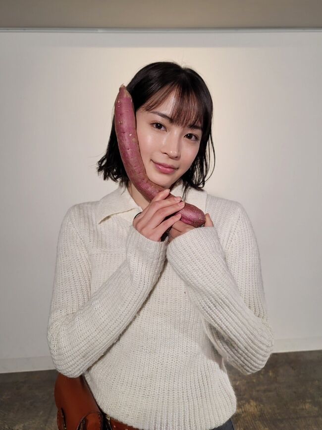 【画像】広瀬すず「ニノなのに」出演で話題 ニットおっぱいに注目集まる013