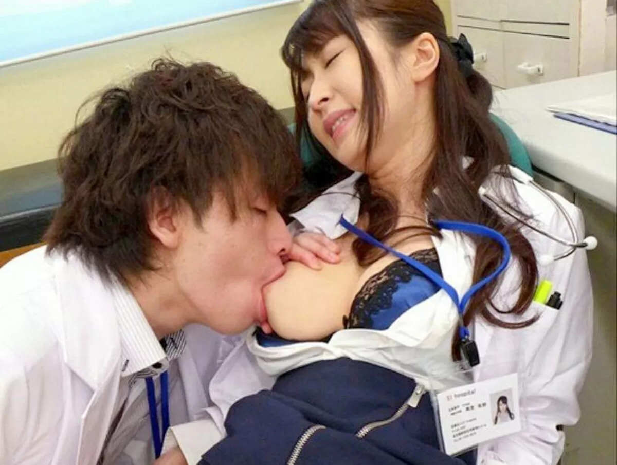 乳首やおっぱいを赤ちゃんみたいに吸いまくる乳首吸い画像080