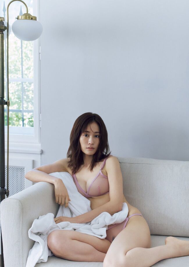 【画像】前田敦子、ラスト写真集の大胆カットで陰毛公開001