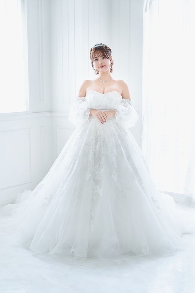 【画像】井口裕香、ウェディングドレス姿でもおっぱいの谷間がエロい004