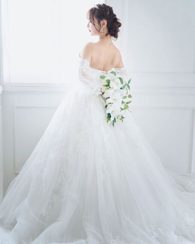 【画像】井口裕香、ウェディングドレス姿でもおっぱいの谷間がエロい007