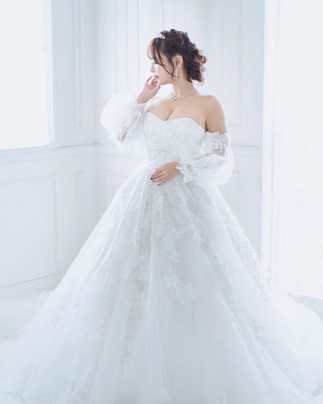 【画像】井口裕香、ウェディングドレス姿でもおっぱいの谷間がエロい010