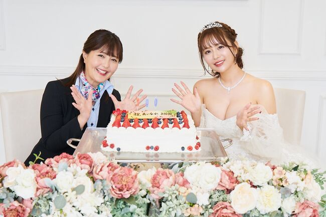 【画像】井口裕香、ウェディングドレス姿でもおっぱいの谷間がエロい011