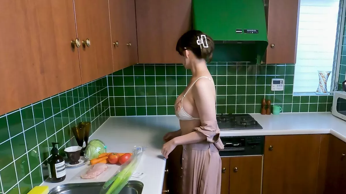 【画像+動画】美澄衿依、10kgダイエット成功でHカップスーパーボディ完成！最新グラビアで大胆セクシー披露007