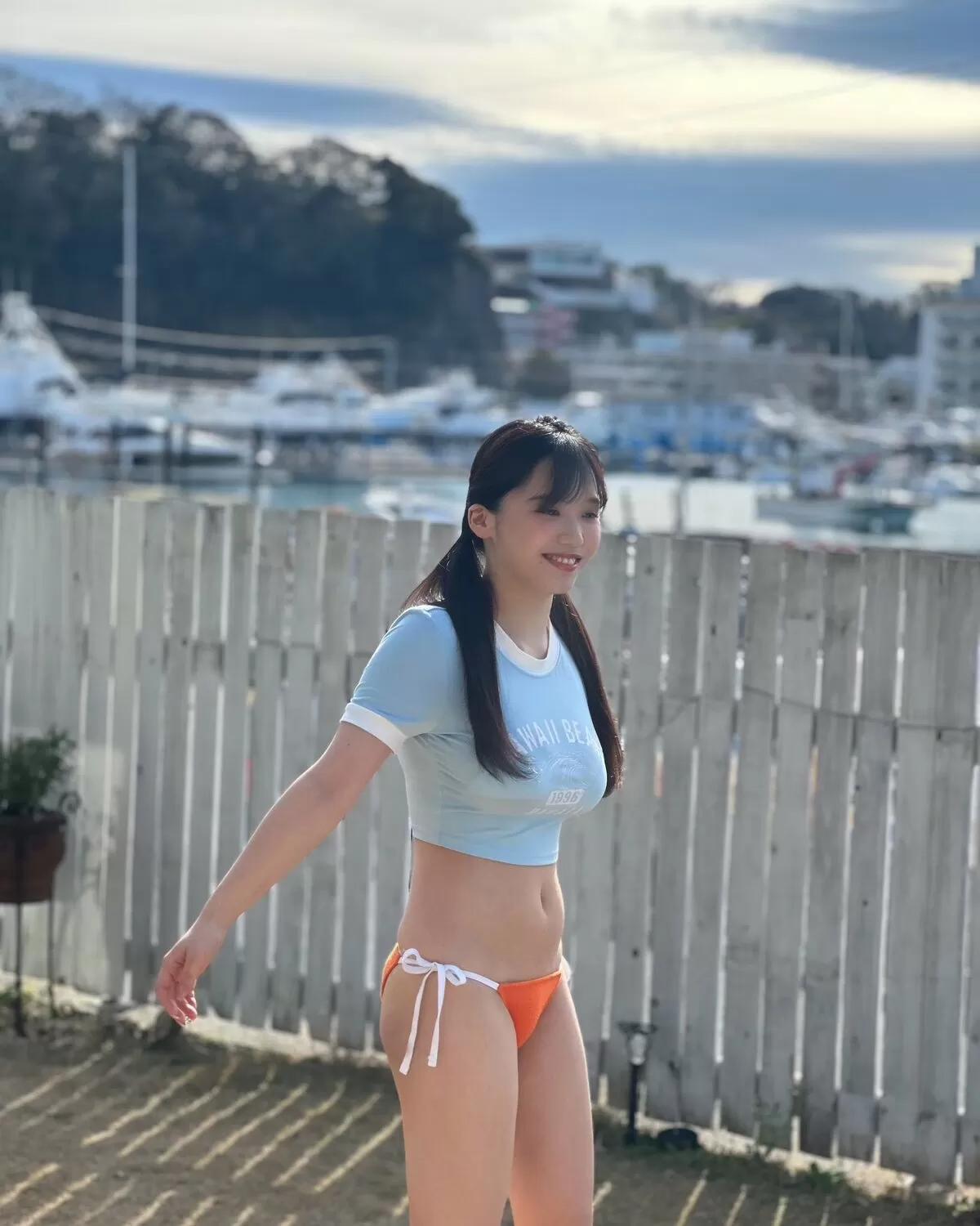 【画像】新人グラドル堀みなみ(23)、胸の谷間がエグいほど凄い！Hカップ爆乳の圧巻グラビア010