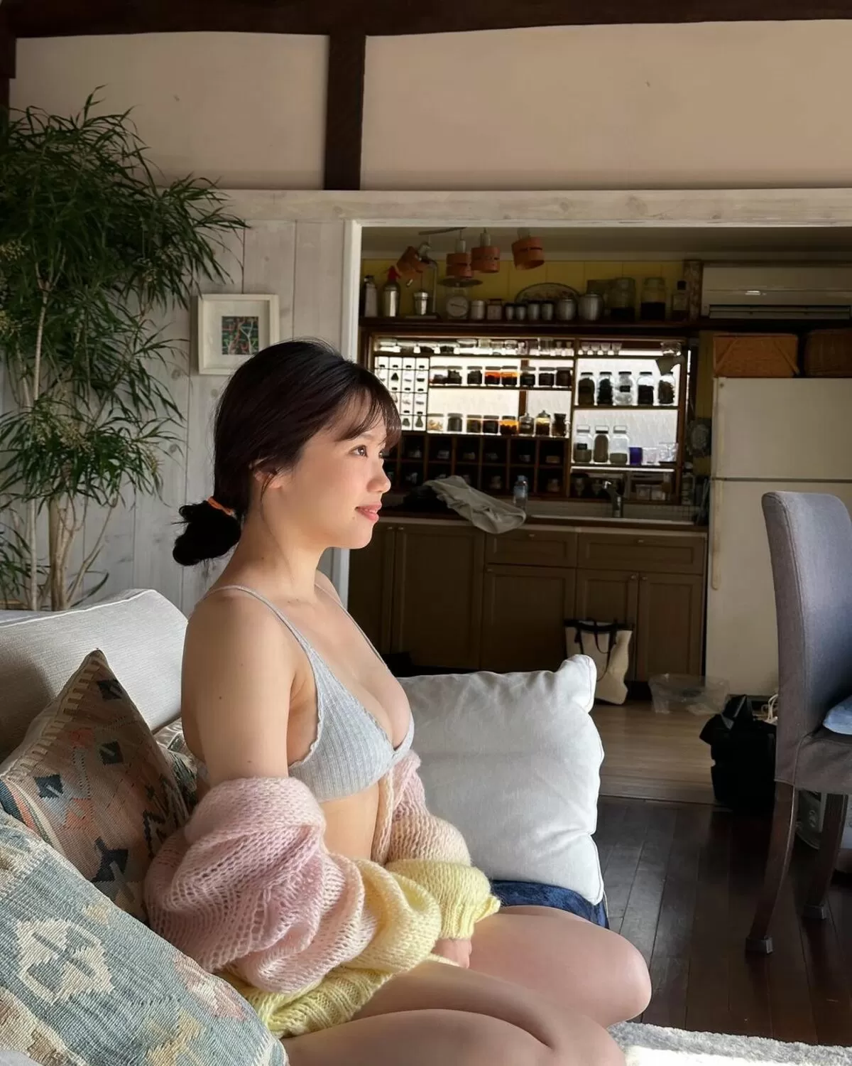 【画像】新人グラドル堀みなみ(23)、胸の谷間がエグいほど凄い！Hカップ爆乳の圧巻グラビア018