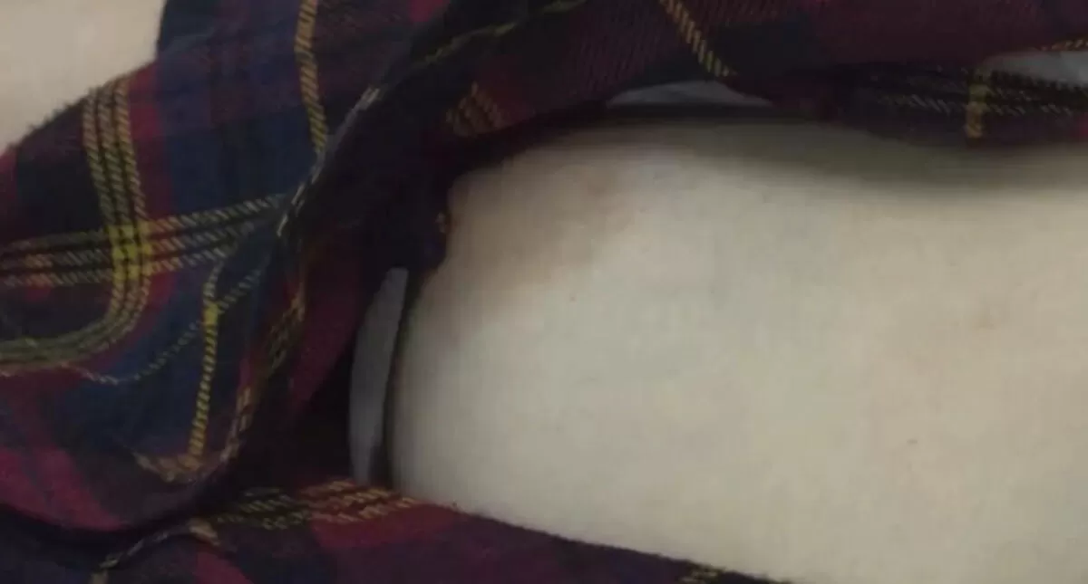 街中胸チラエロ画像085