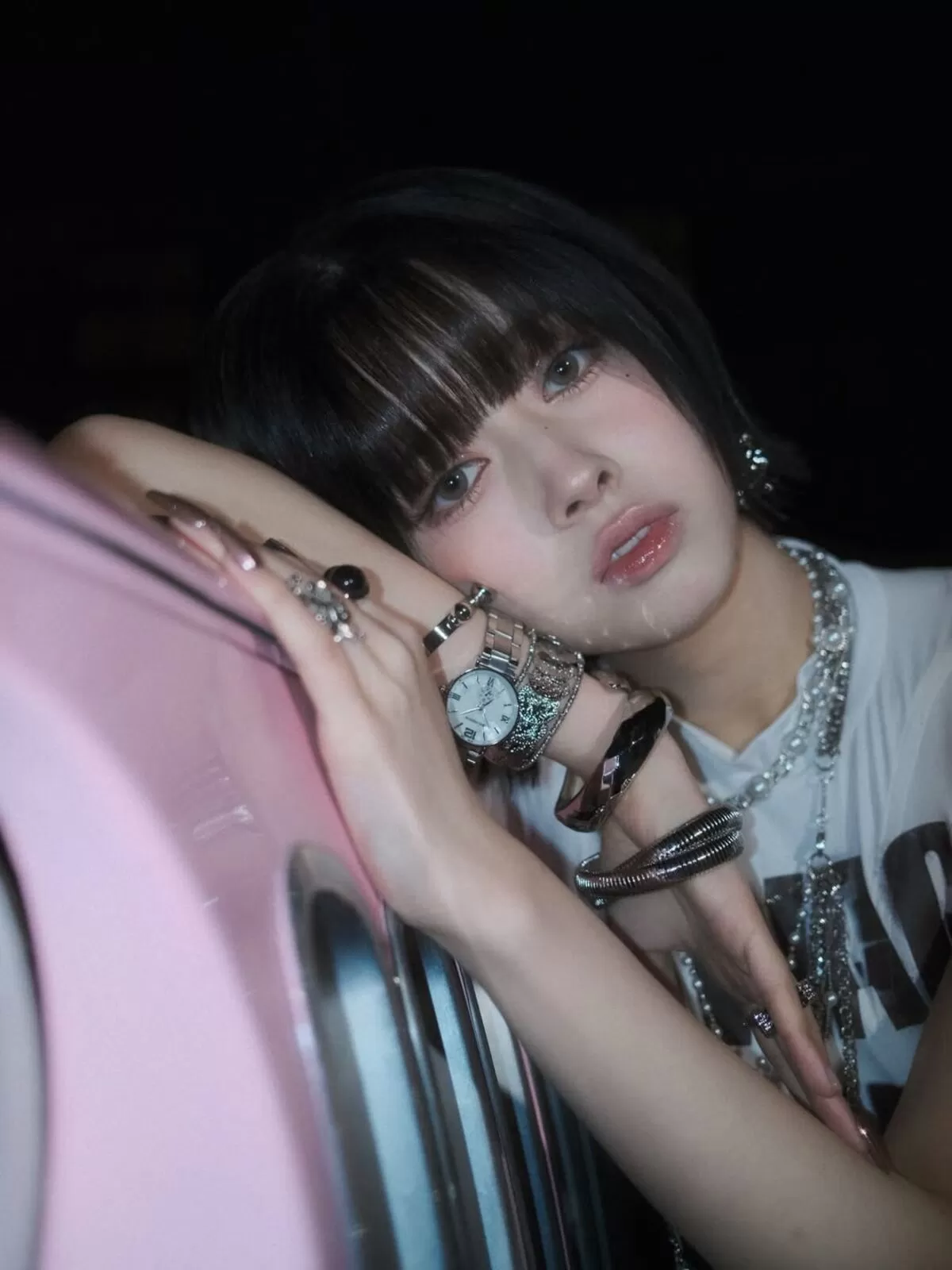 【画像+動画】NiziUのRIMA、インスタでエッチなハイレグTシャツ着用！むっちり太ももとプリプリ尻がエグい005