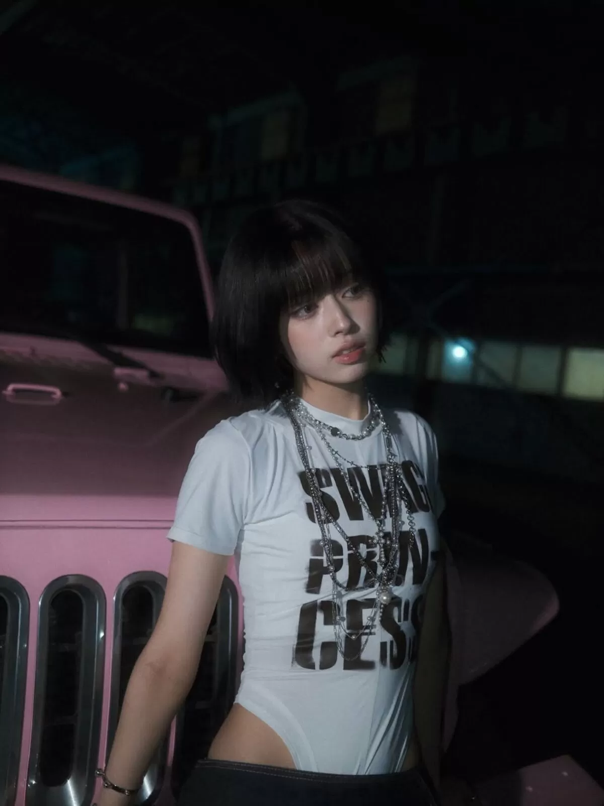【画像+動画】NiziUのRIMA、インスタでエッチなハイレグTシャツ着用！むっちり太ももとプリプリ尻がエグい008