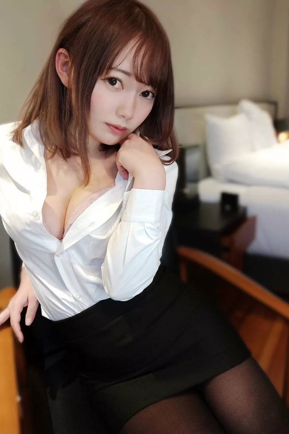 巨乳OLのエロ画像042