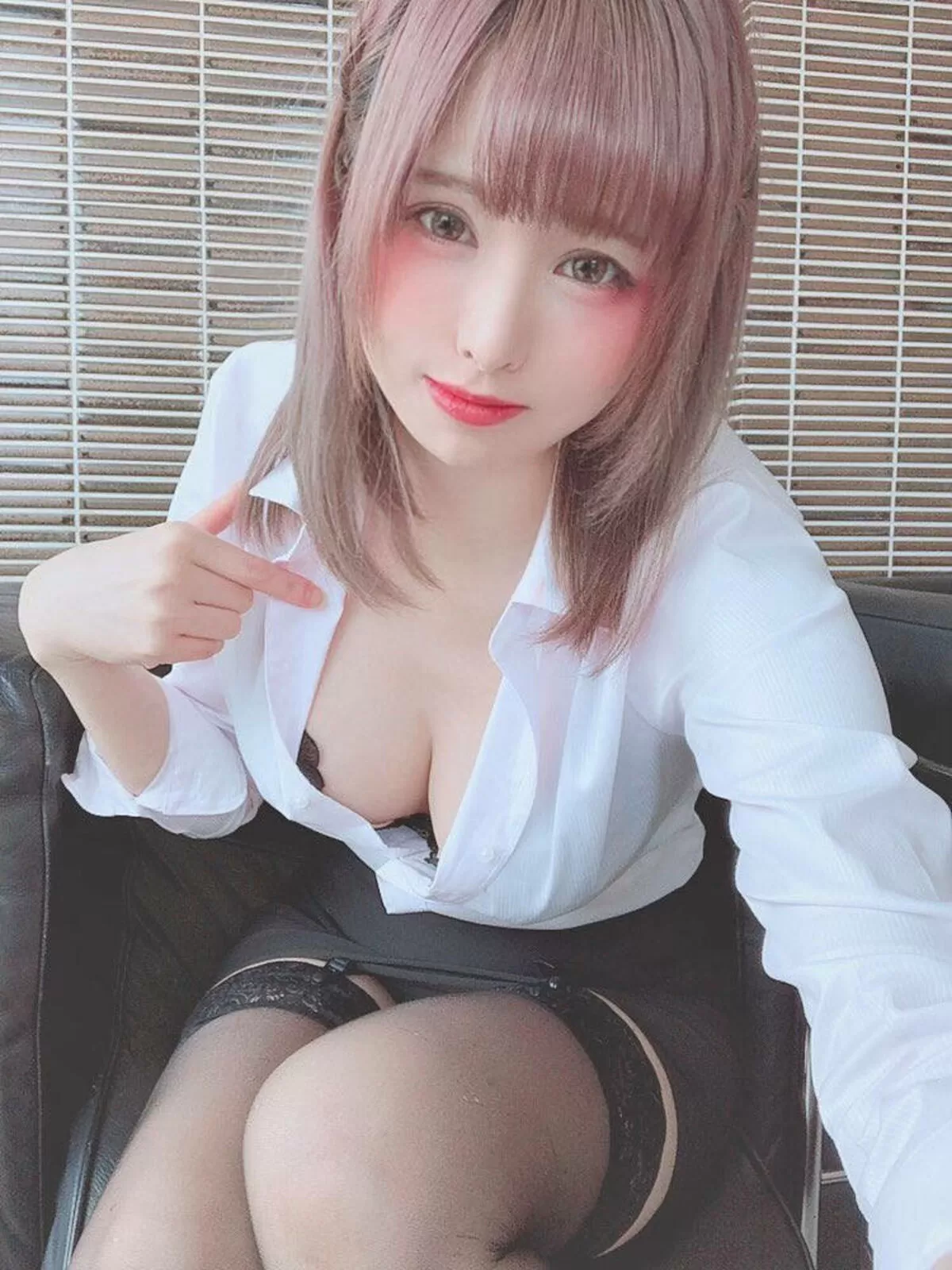 巨乳OLのエロ画像043