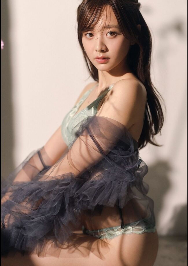 【画像】森香澄、エッチなランジェリー姿を大胆解禁！元アナのセクシーすぎるボディが話題007