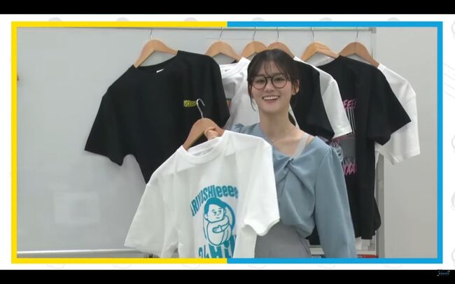 【画像】テレ東アナ中原みなみがマイクラ生配信で貧乳胸チラ＆ブラチラ事故004