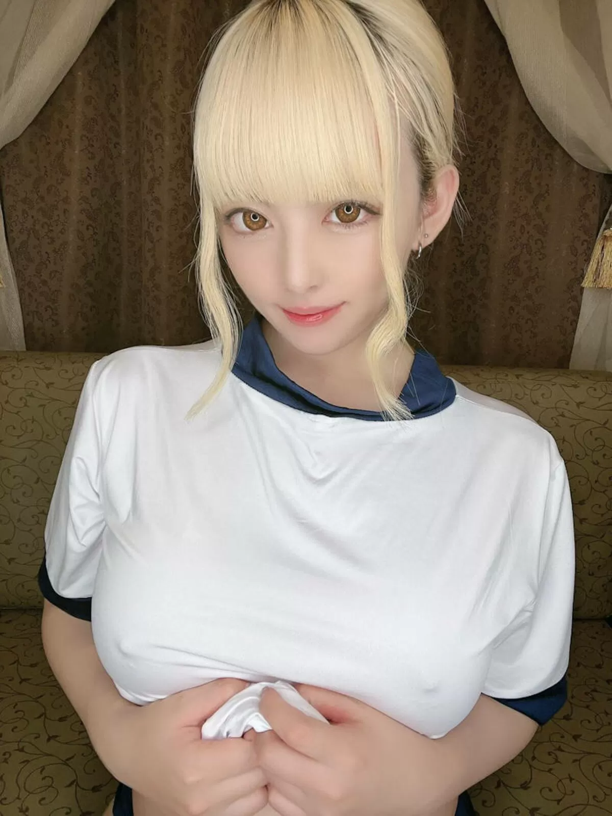 着衣越し乳首エロ画像015