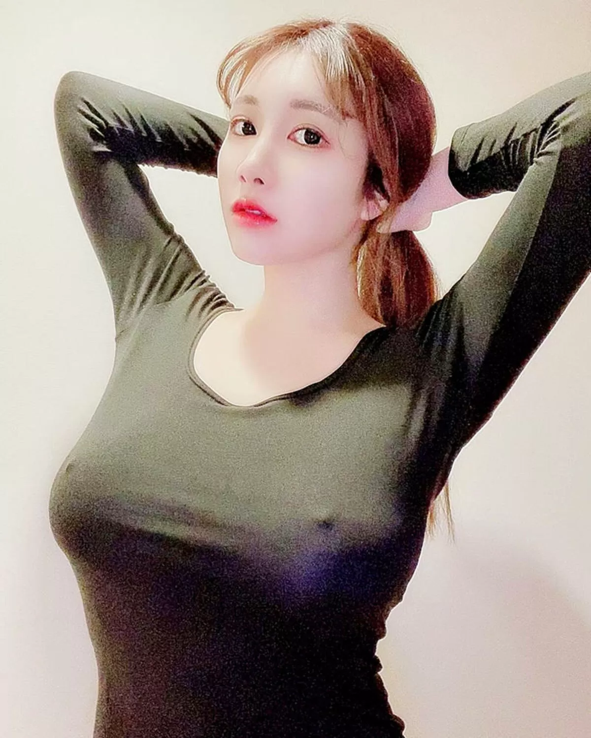 着衣越し乳首エロ画像016