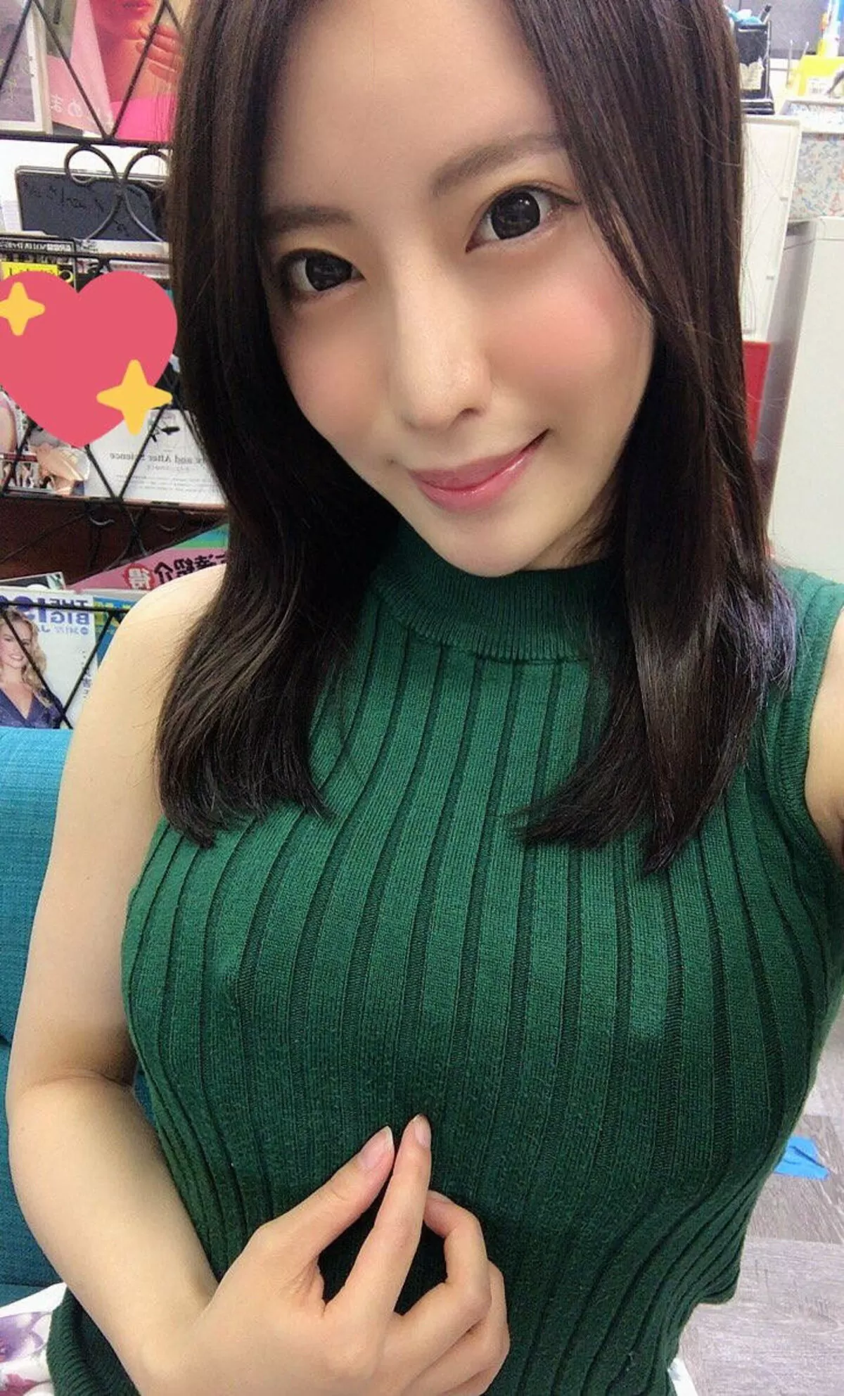 着衣越し乳首エロ画像025