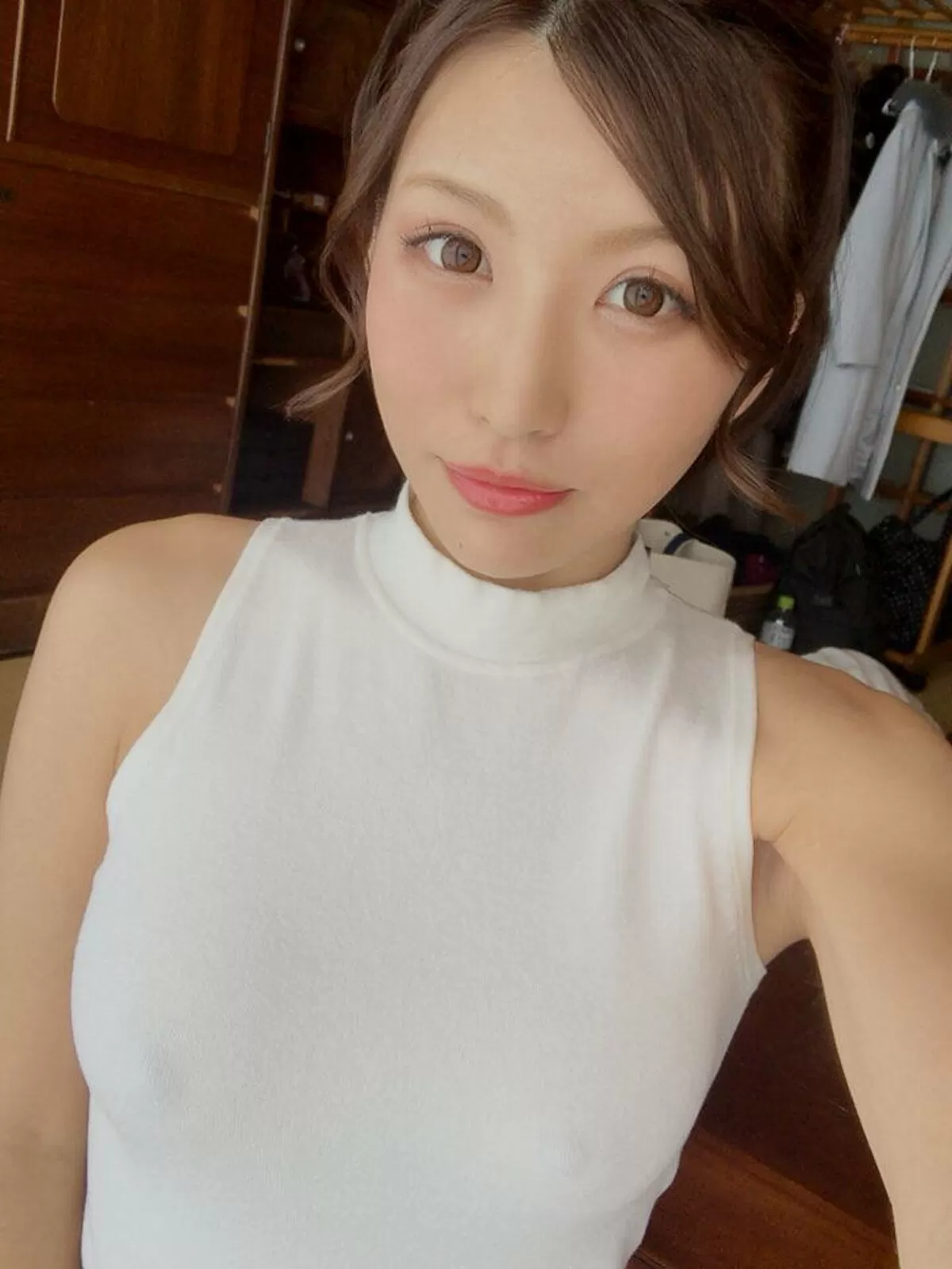 着衣越し乳首エロ画像026