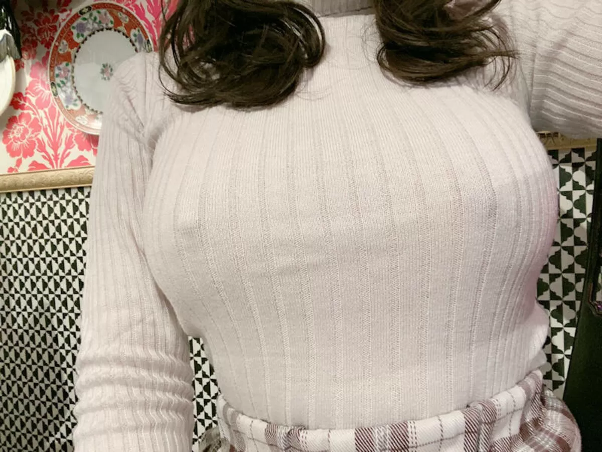 着衣越し乳首エロ画像079