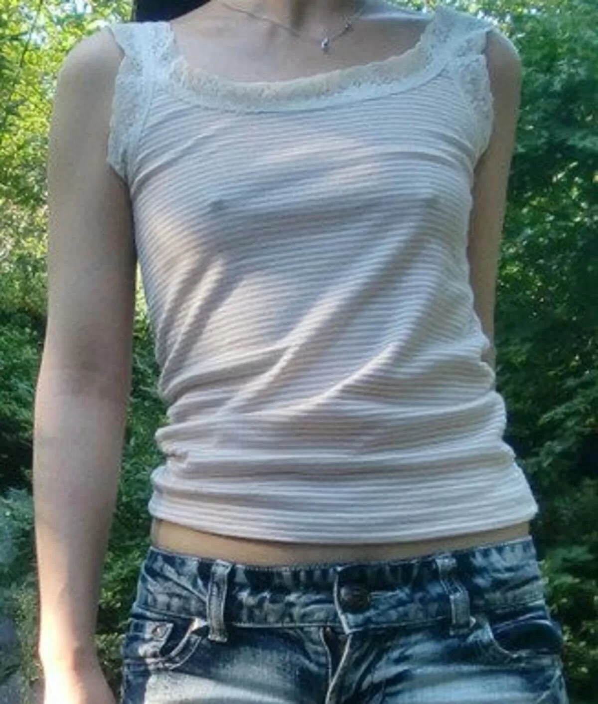 着衣越し乳首エロ画像113