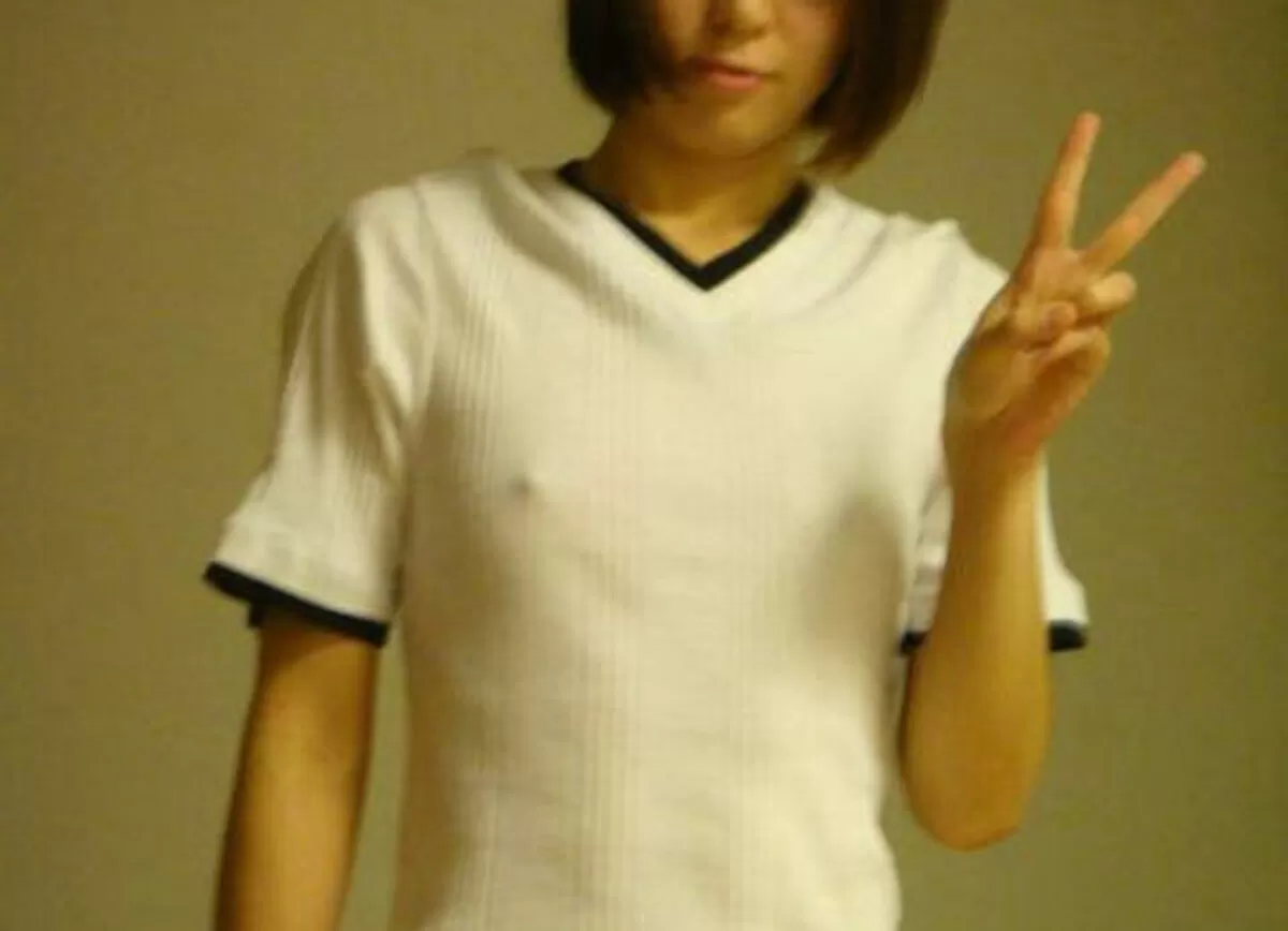 着衣越し乳首エロ画像136