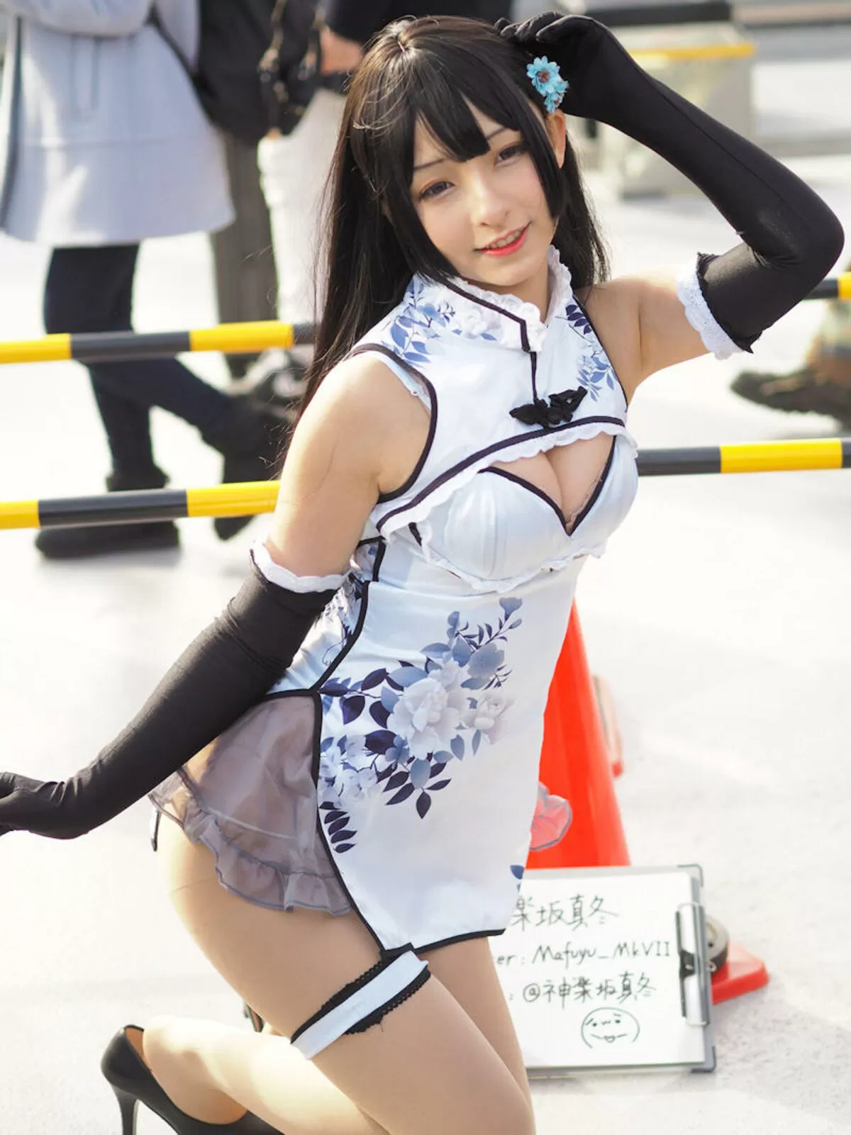 コスプレ胸チラエロ画像181