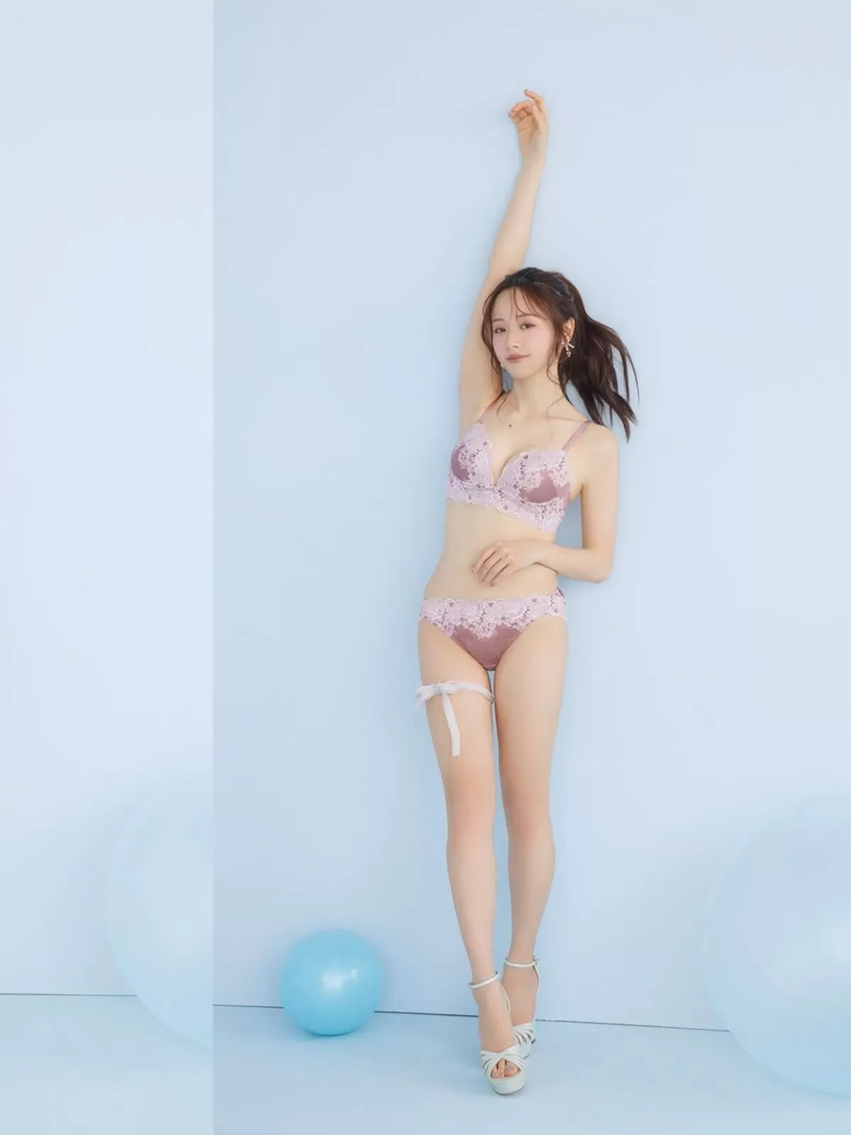【画像】森香澄、PEACH JOHN新作Tバック下着で尻丸見えのセクシーショット008