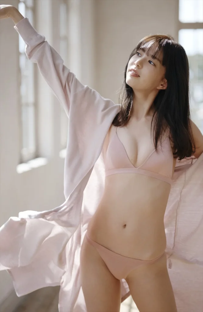 松平璃子エロ画像050