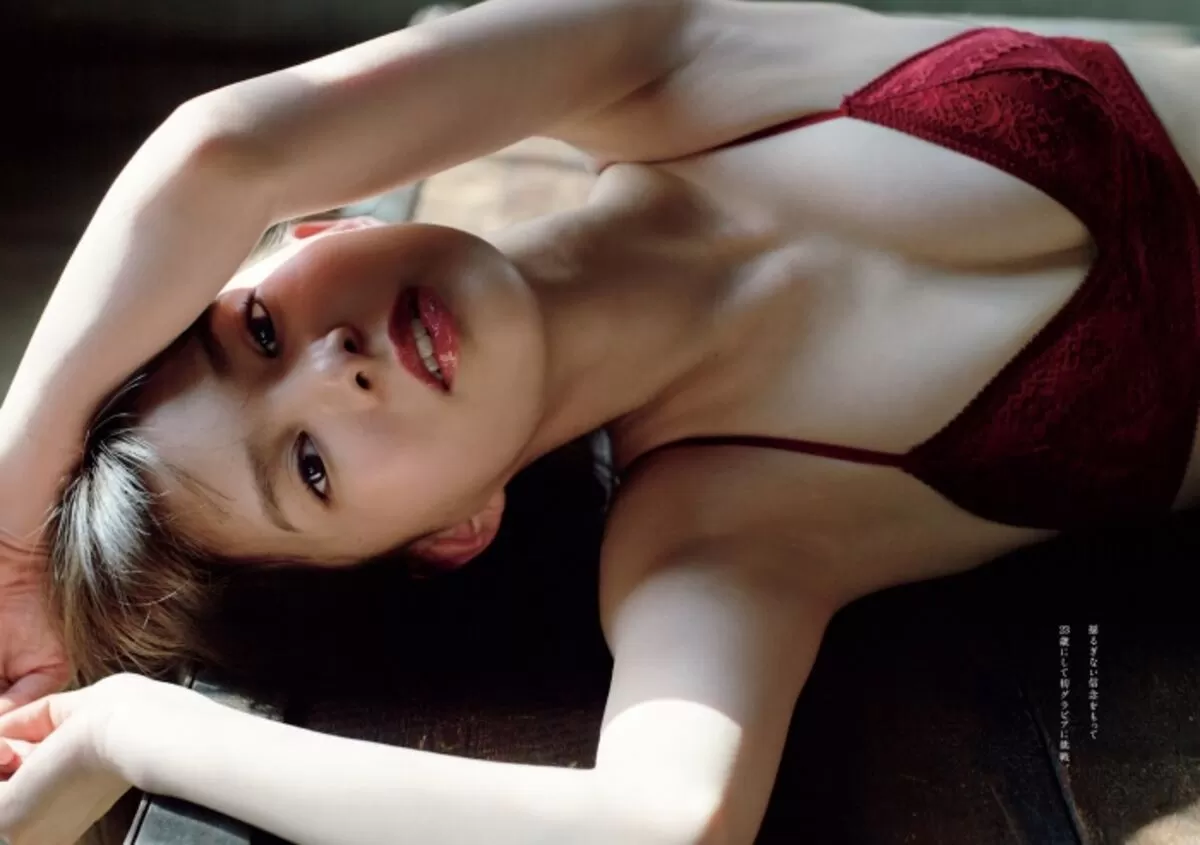 松平璃子エロ画像093
