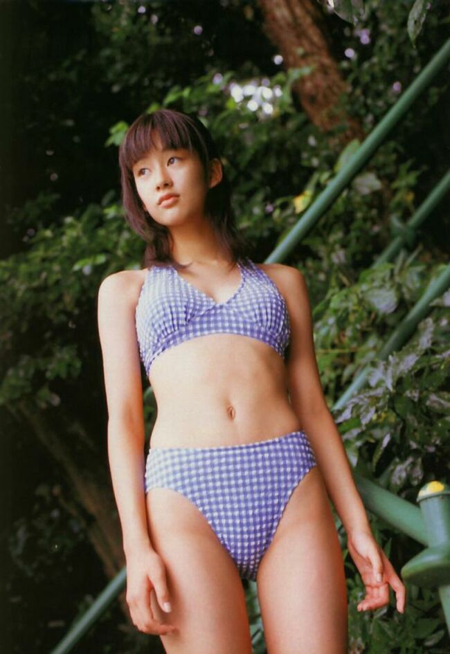 水川あさみエロ画像37枚 若い頃のお宝水着グラビア集めてみた010