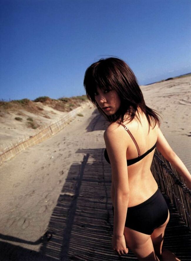 水川あさみエロ画像37枚 若い頃のお宝水着グラビア集めてみた015