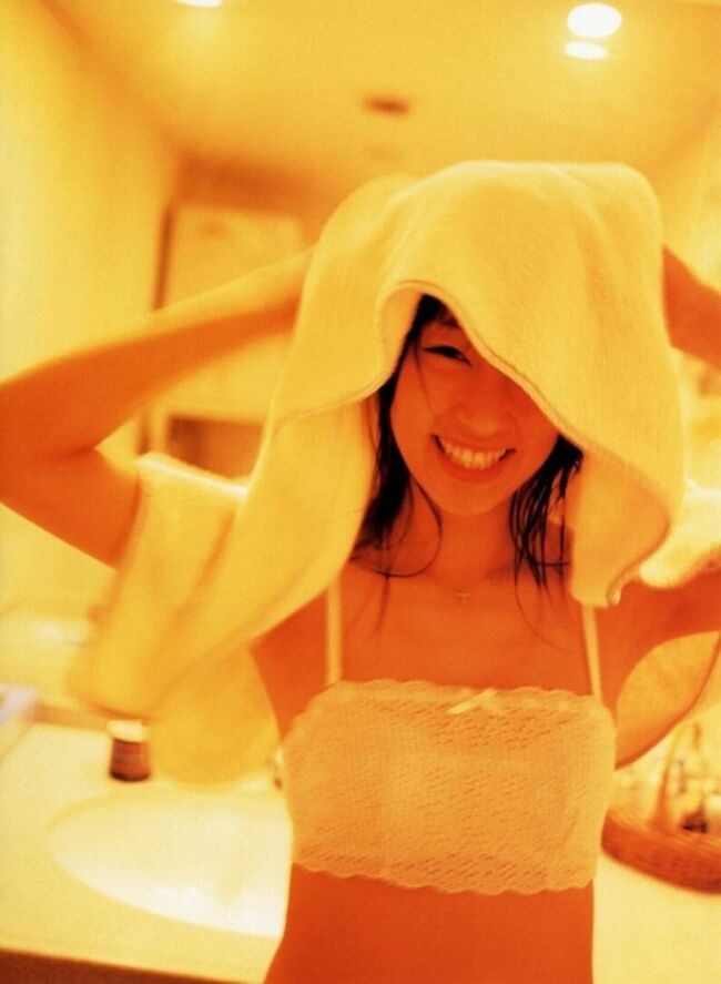 水川あさみエロ画像37枚 若い頃のお宝水着グラビア集めてみた022