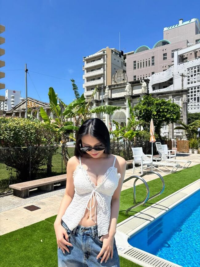 【画像】CANDY TUNE桐原美月、沖縄で自撮りした巨乳谷間をインスタで大胆公開002