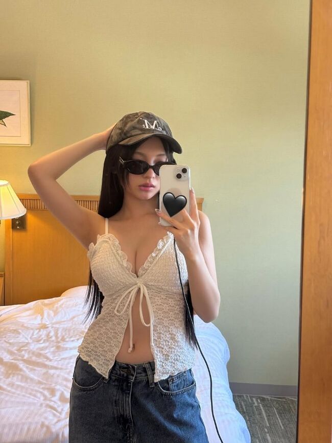 【画像】CANDY TUNE桐原美月、沖縄で自撮りした巨乳谷間をインスタで大胆公開005