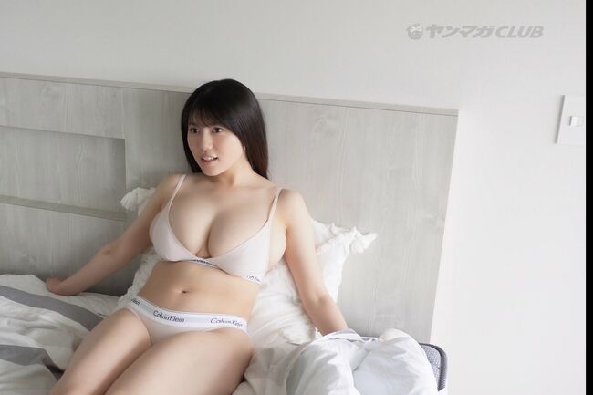 【画像+動画】加藤玲菜、むっちむち爆乳をカルバンクライン下着で大胆に披露011