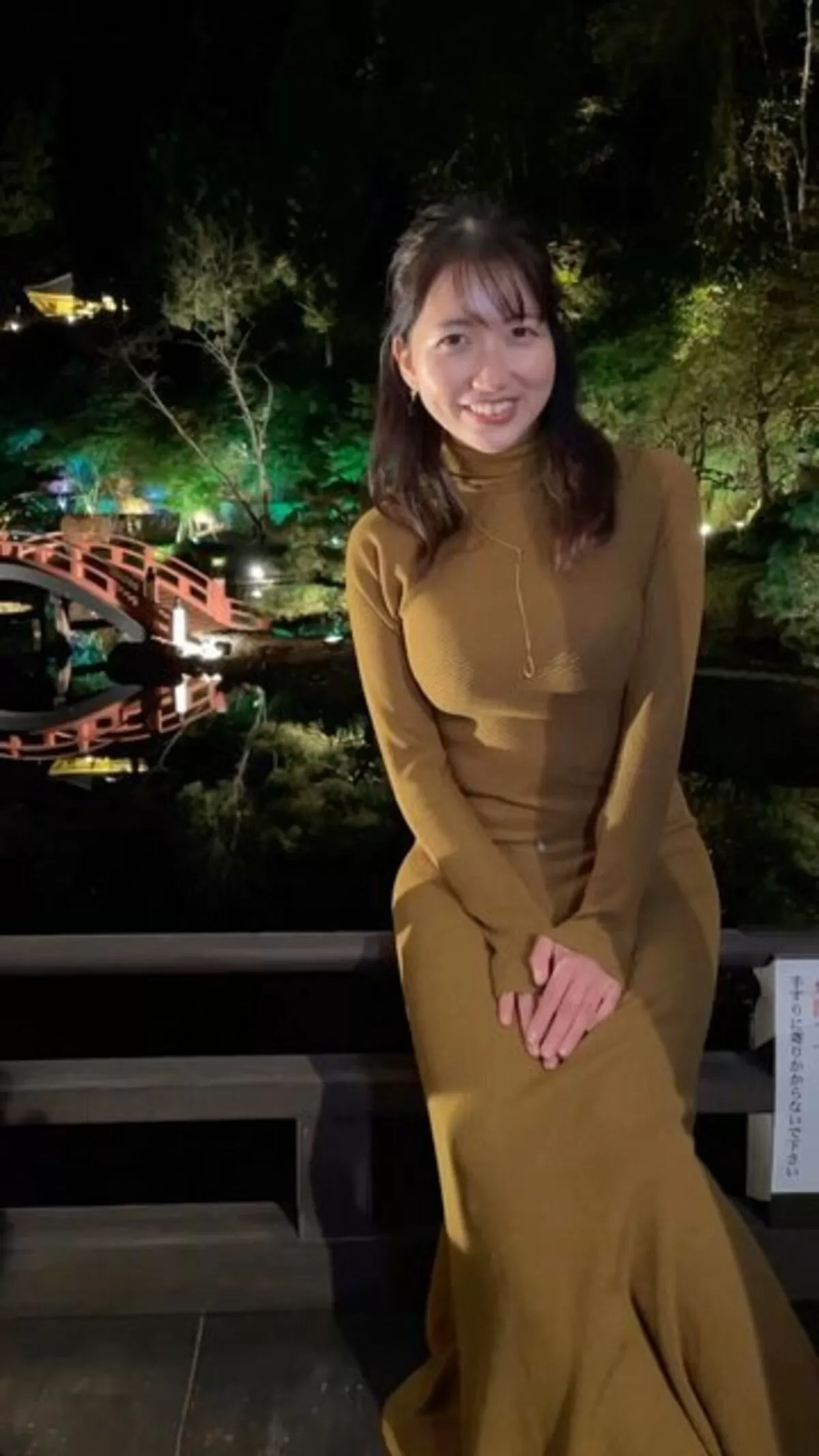 服の上からでもはっきり分かる巨乳女子アナ画像【着衣おっぱい】109枚011