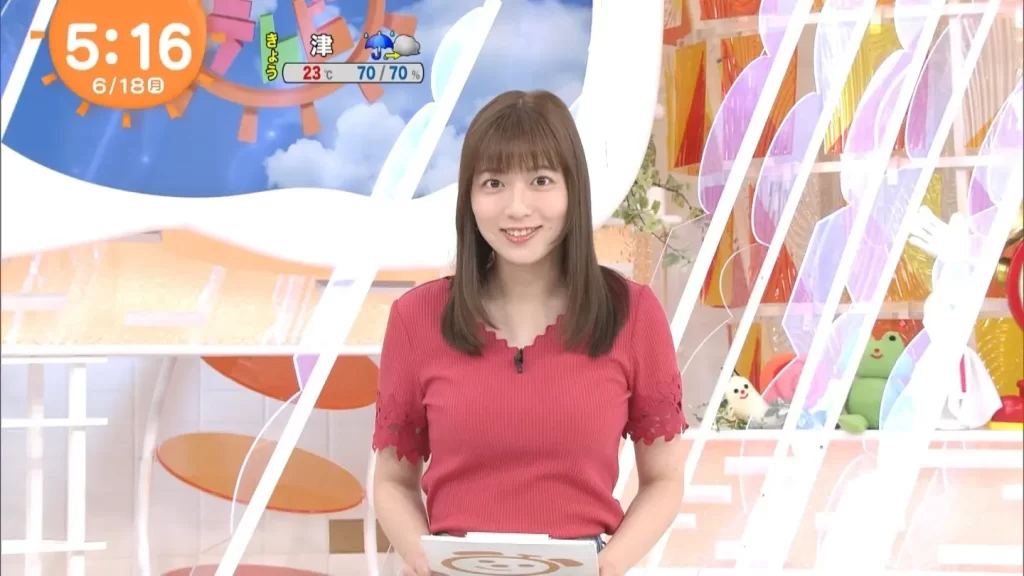 服の上からでもはっきり分かる巨乳女子アナ画像【着衣おっぱい】109枚016