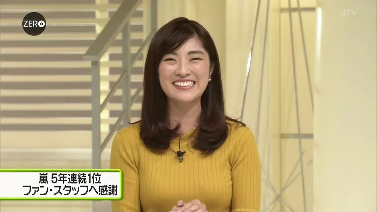 服の上からでもはっきり分かる巨乳女子アナ画像【着衣おっぱい】109枚105