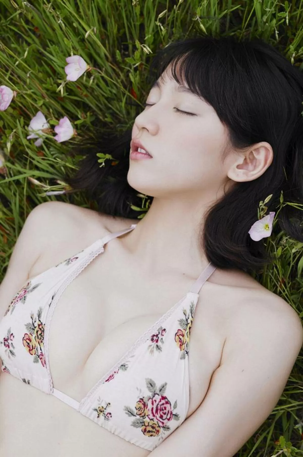 吉岡里帆の水着は人を幸せな気持ちにする何かがある!!020