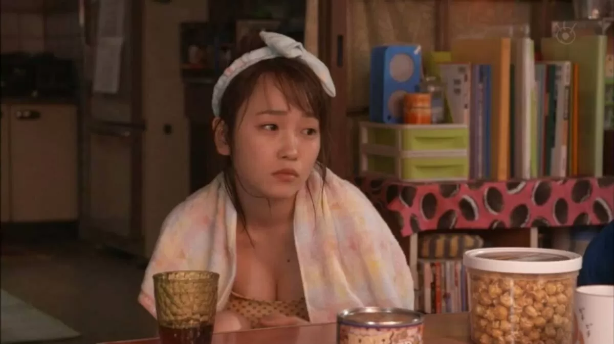 川栄李奈さんの人妻おっぱいを視姦しよう!!003