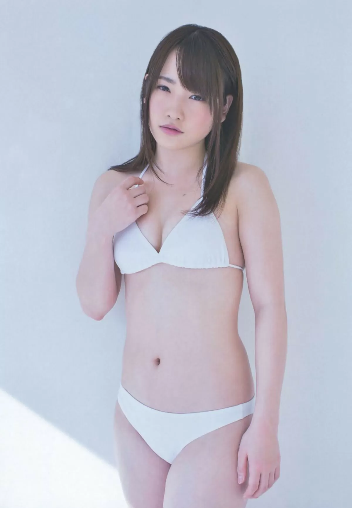川栄李奈さんの人妻おっぱいを視姦しよう!!038