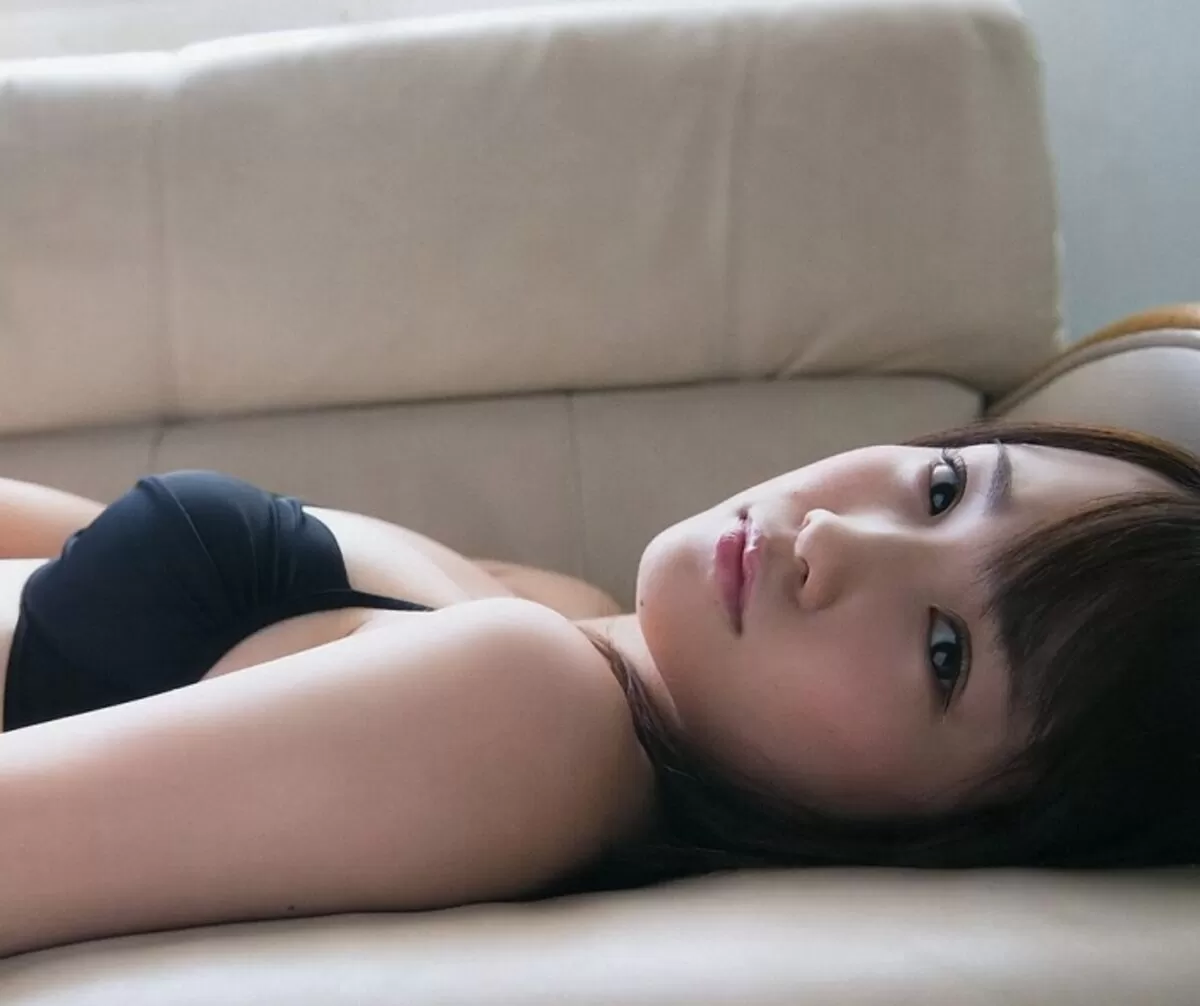 川栄李奈さんの人妻おっぱいを視姦しよう!!047