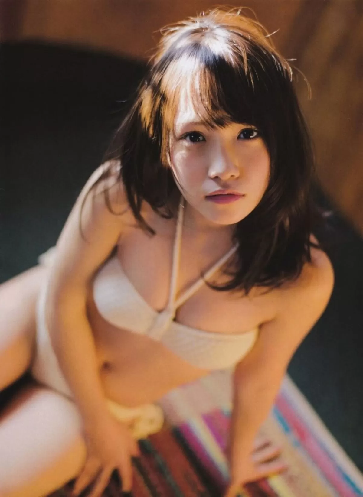 川栄李奈さんの人妻おっぱいを視姦しよう!!048