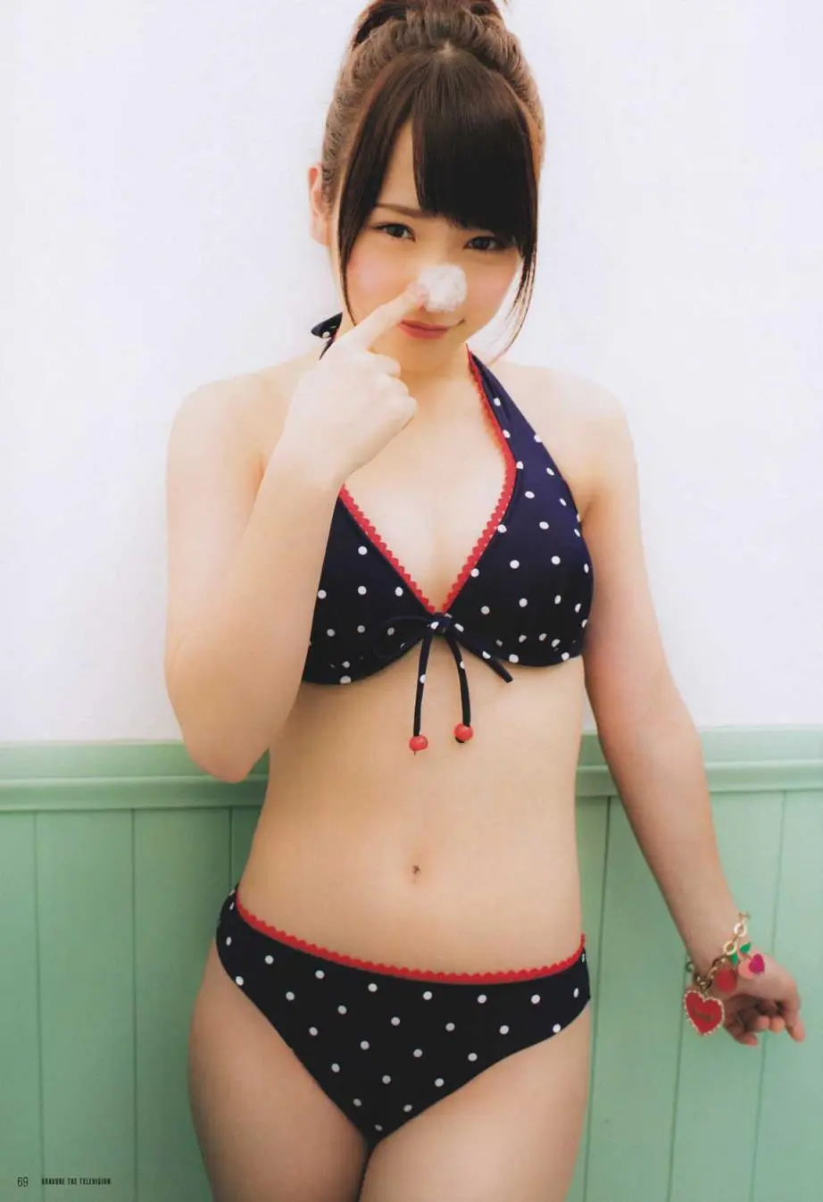 川栄李奈さんの人妻おっぱいを視姦しよう!!068