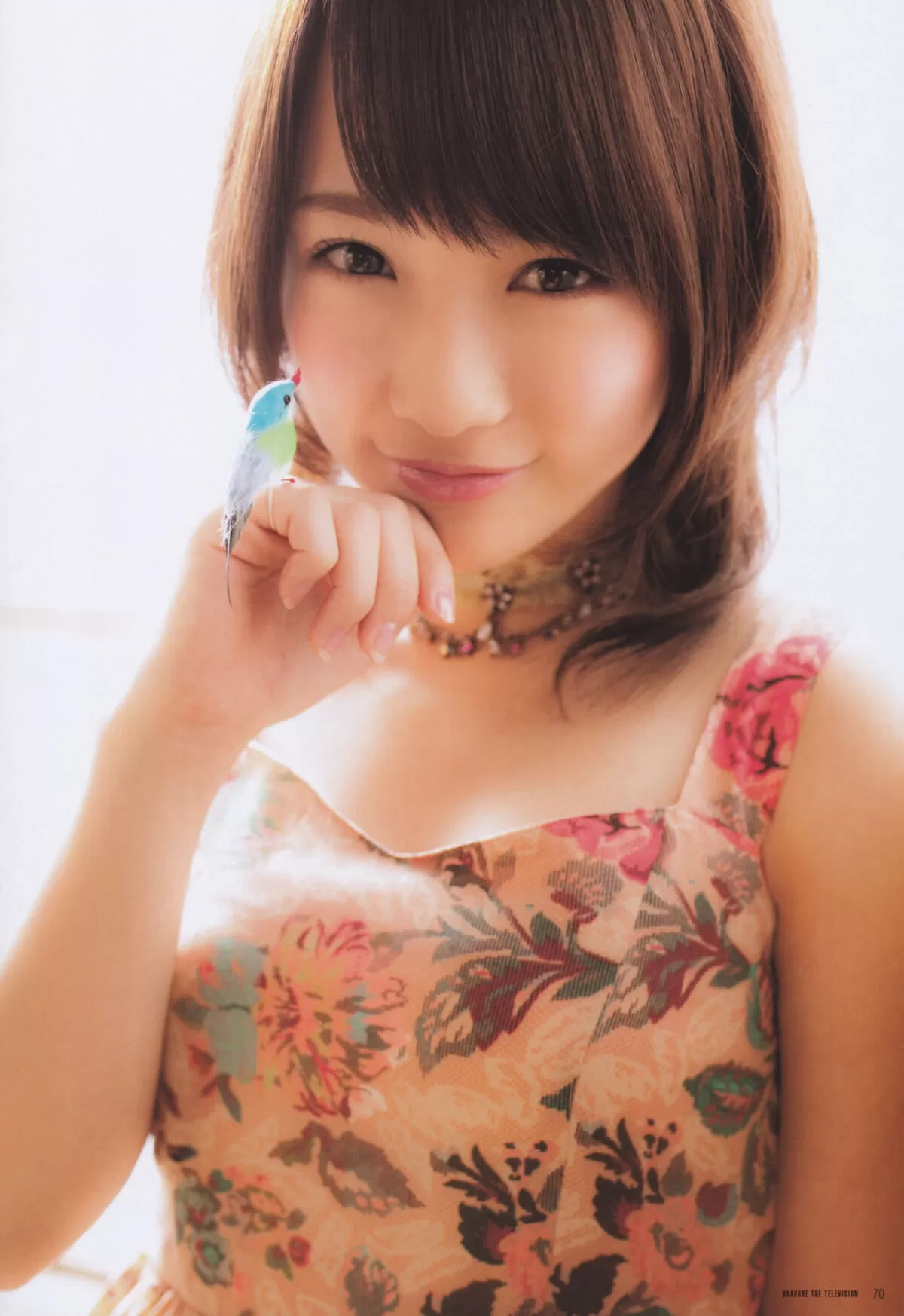 川栄李奈さんの人妻おっぱいを視姦しよう!!085