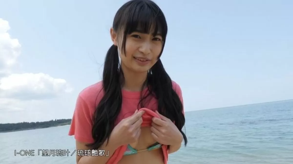 望月琉叶エロ画像041