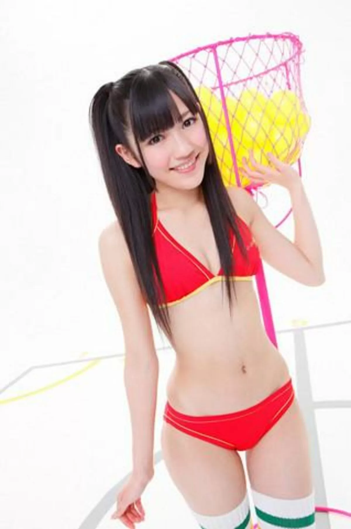 AKB48の水着エロ画像106