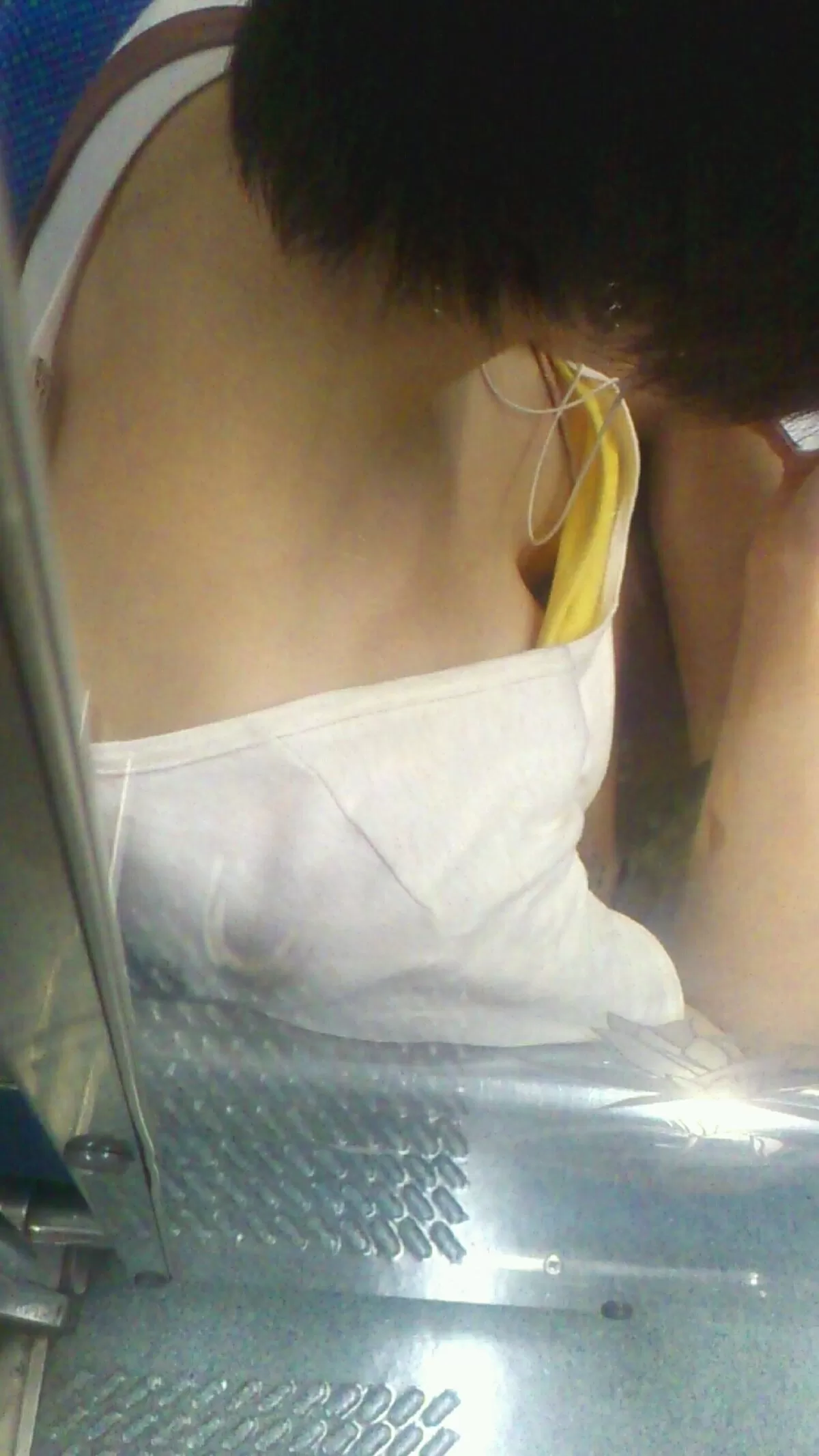 電車内胸チラエロ画像112