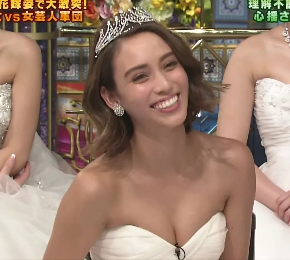 芸能人谷間エロ画像062